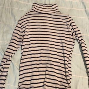 Long sleeve turtle neck